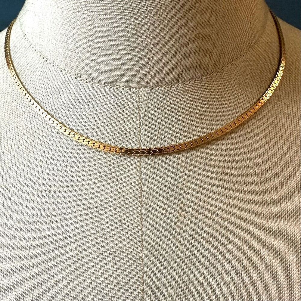 Gold tone vintage chain necklace